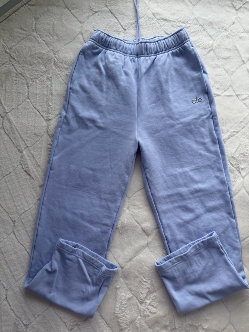 ALO Yoga Light Lavender Sweatpants - Picture 4 of 4